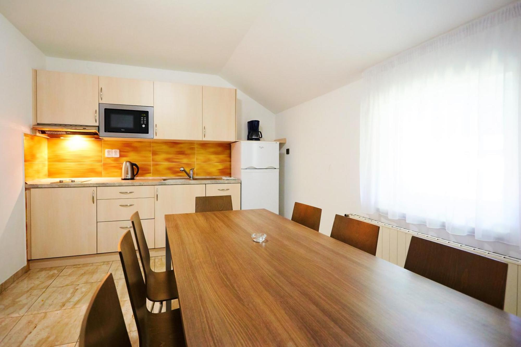 Apartmany Nad Rybnikem เชเลซนารูดา ภายนอก รูปภาพ